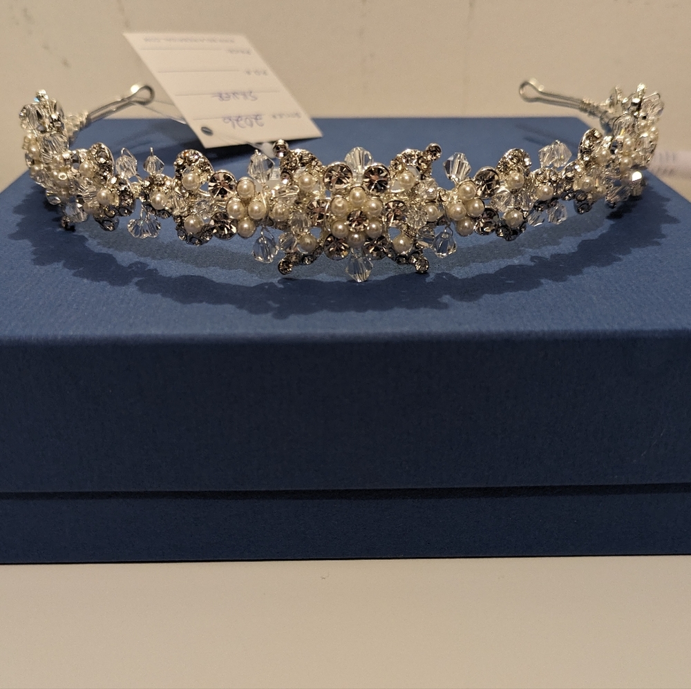 Silver Bel Aire Bridal Headband (Style 2026)